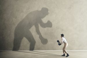 Как перестать бояться того, что может никогда не произойти? Инструкция психолога